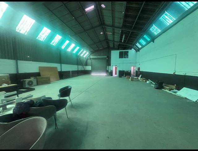 514M² WAREHOUSE TO LET IN PAROW EAST